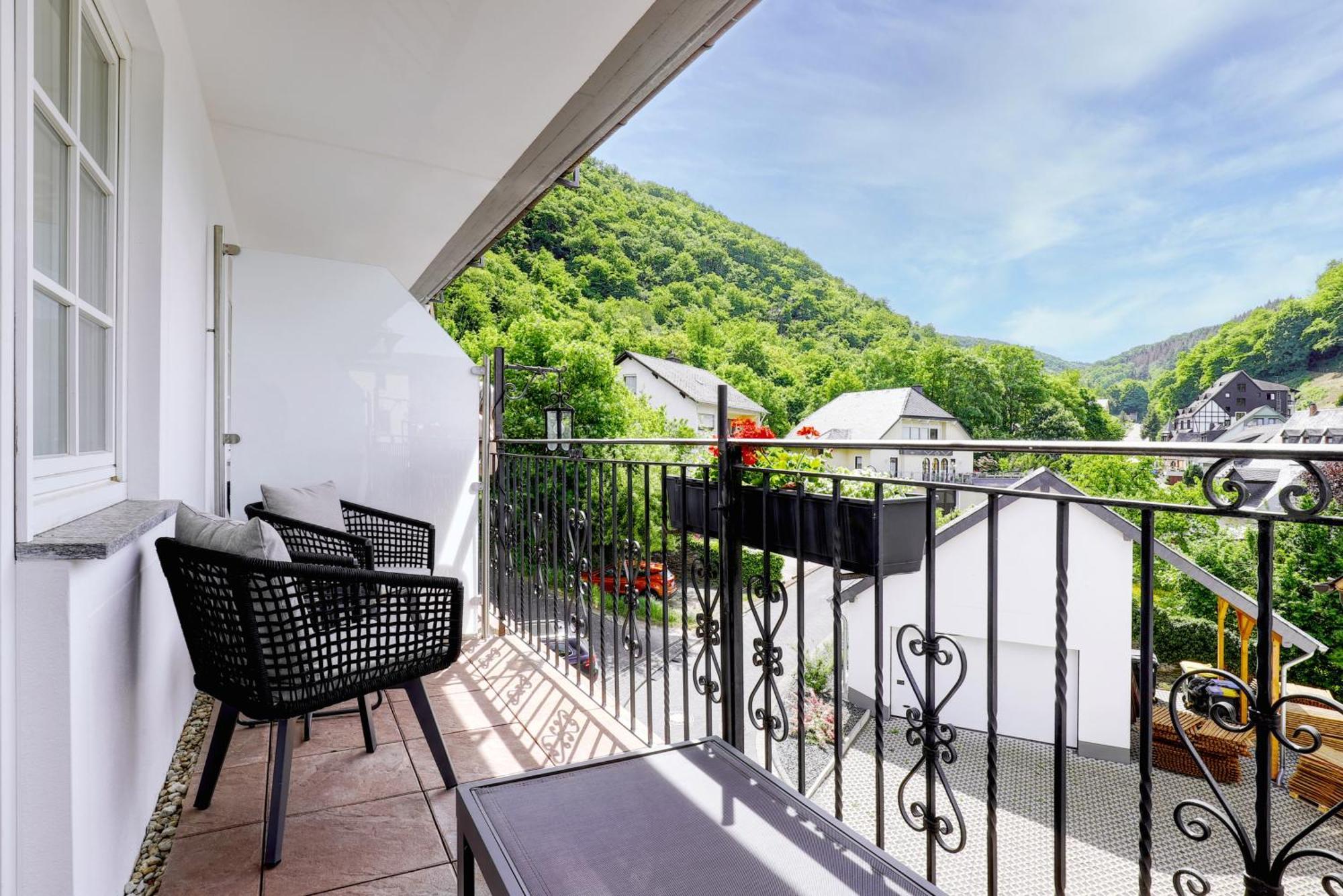 Hotel Lipmann "Am Klosterberg" Beilstein  Dış mekan fotoğraf